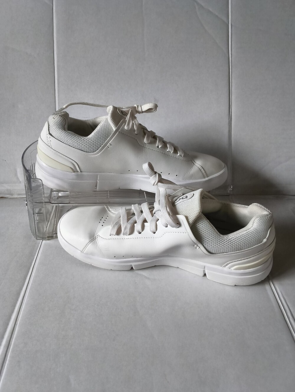 On Running The Roger Advantage White Tennis Shoes Men's Size W 9.5
